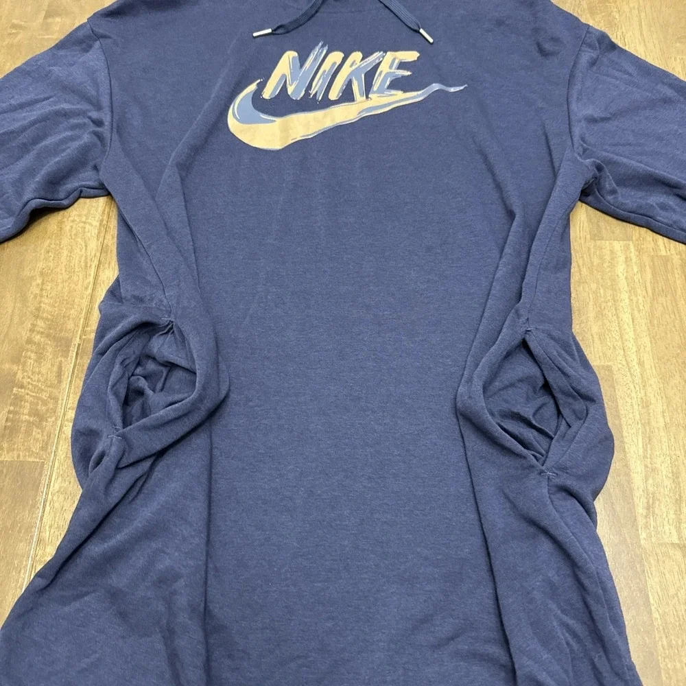 Nike hooded lounge dress women's medium metallic swoosh‎ active workout pockets